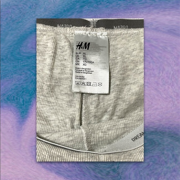 ♥︎ H&M Crescent Moon Shorts ♥︎ - Picture 2 of 3